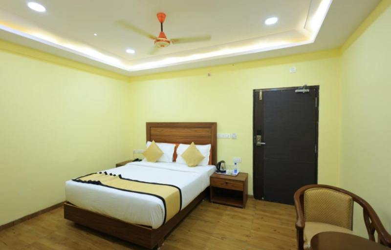 Sun Castle Hotel Palamaner Exterior photo
